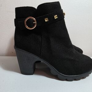 Women's Fashion: Fall/Winter Chunky Heels Ankle Boots Black 9 US Size ***New***